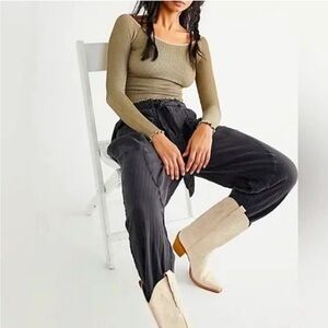 Free People RARE COLOR Livin' In The City Barrel Cargo Pants